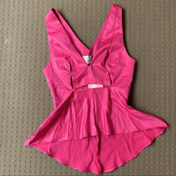 Three of something pink sleeveless blouse size AU6 - Picture 3 of 11